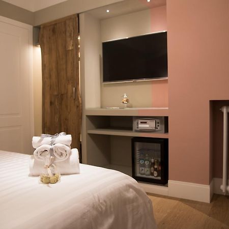 B&B Oberdan 18 เวโรนา ภายนอก รูปภาพ